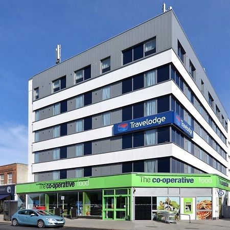 Travelodge London Рейнс Парк Екстериор снимка